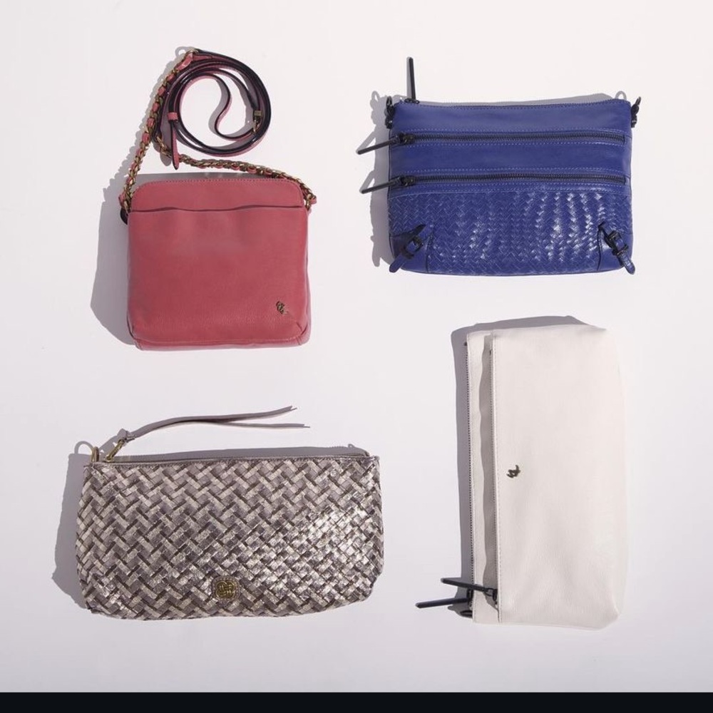 STUNNING Elliot Lucca Woven
Metallic Silver
Convertible Shoulder Bag